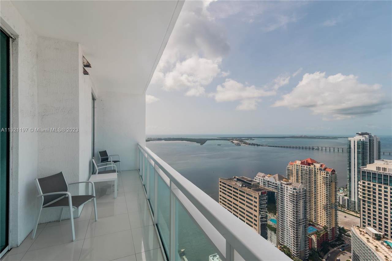 950 Brickell Bay Dr - Photo 1