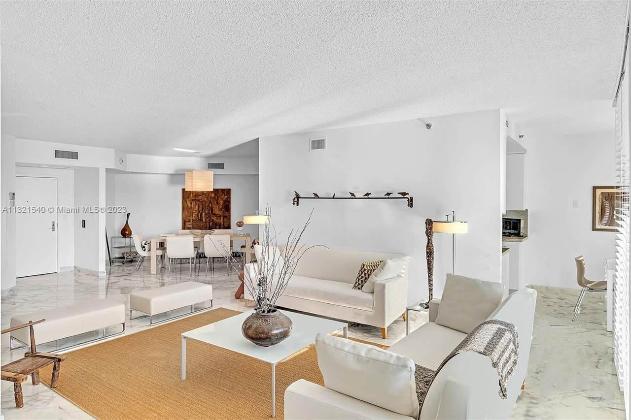 3000 Island Blvd - Photo 1