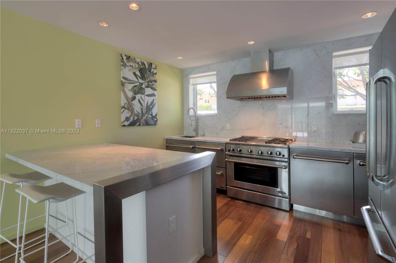 1601 West Ave - Photo 1