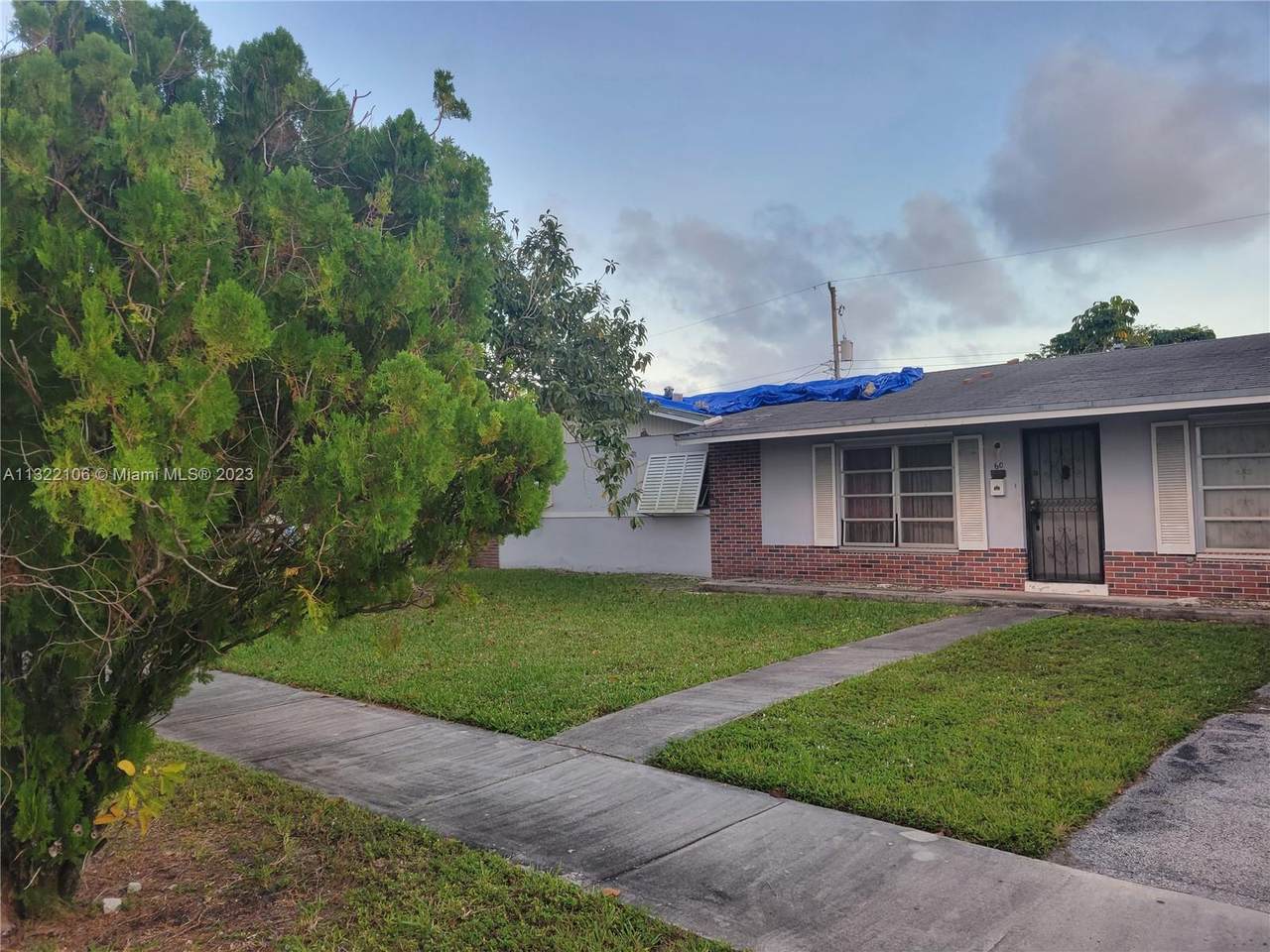 60 213th St - Photo 1