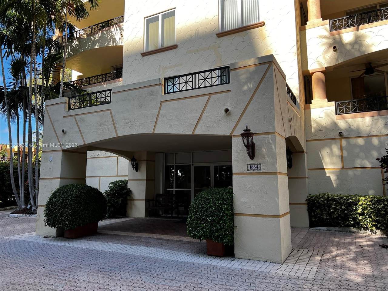 1834 Brickell Ave - Photo 1
