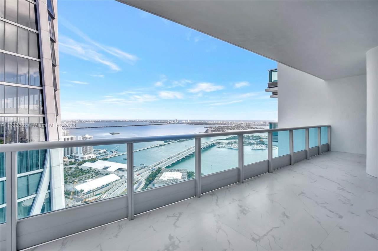 900 Biscayne Blvd - Photo 1