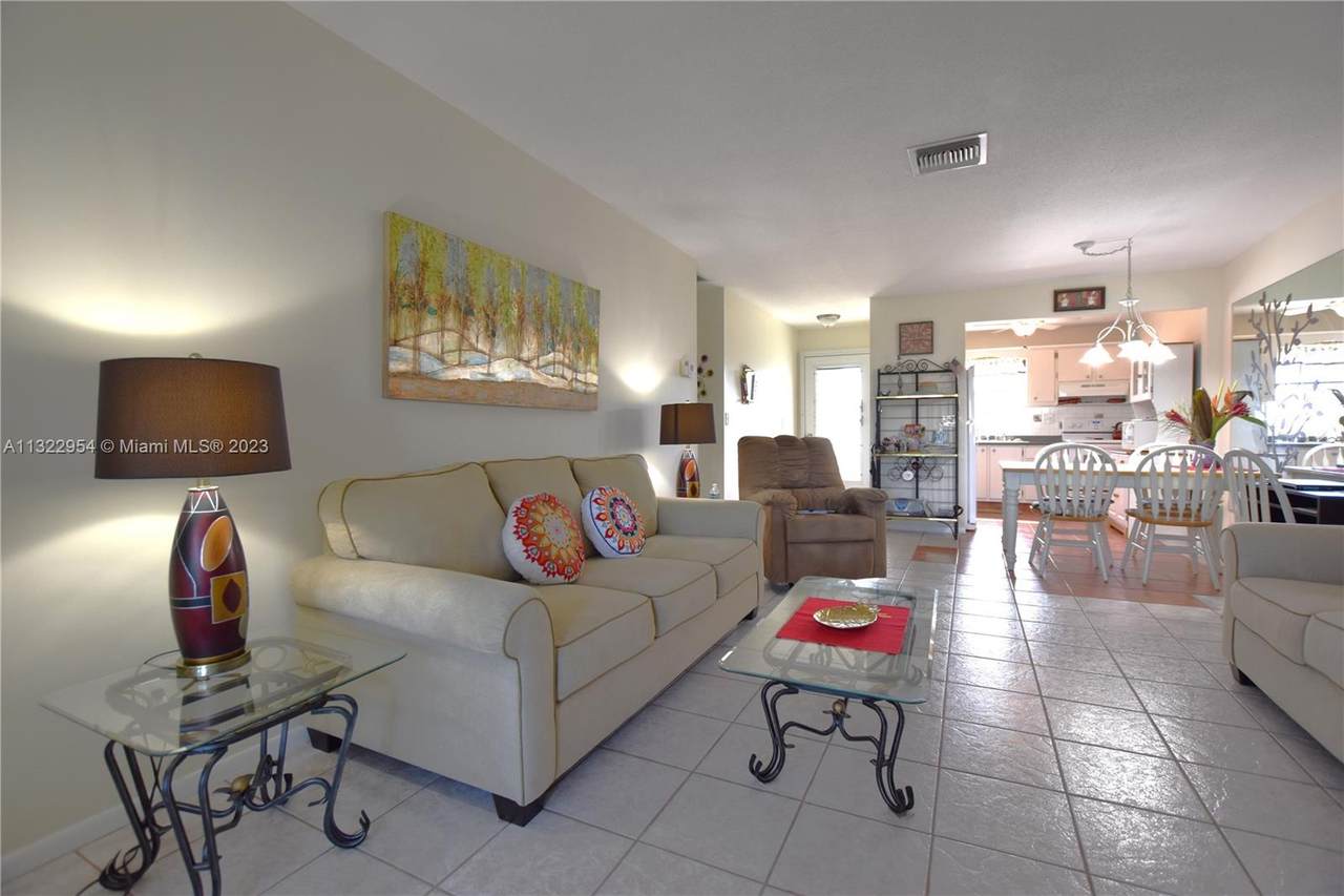 2804 Crosley Dr E - Photo 1