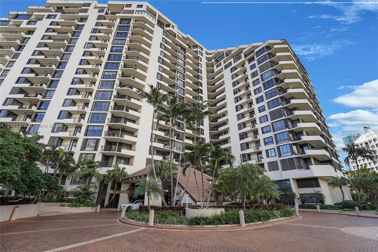 520 Brickell Key Dr - Photo 1