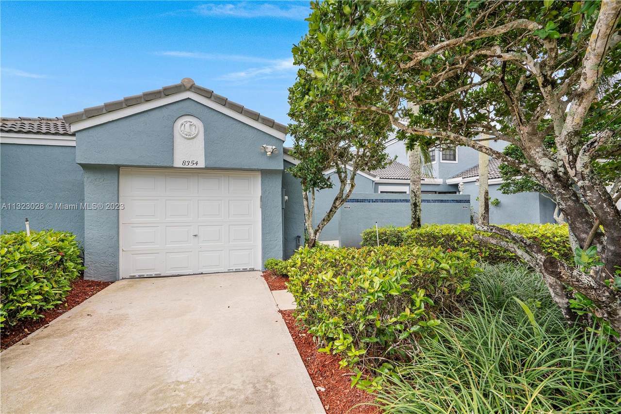 8354 Waterford Ave - Photo 1