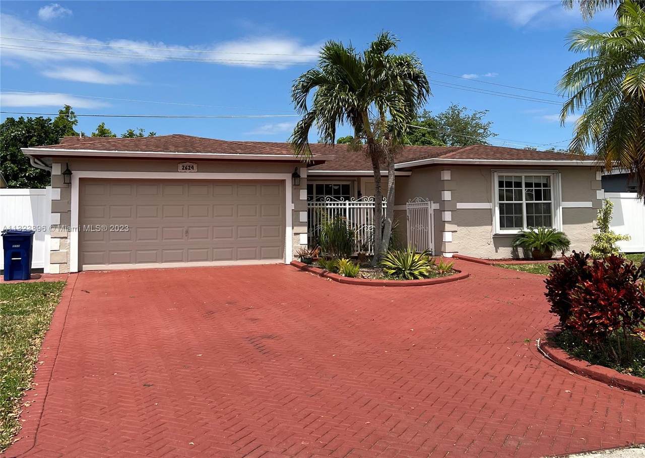 2624 Bermuda Pl - Photo 1