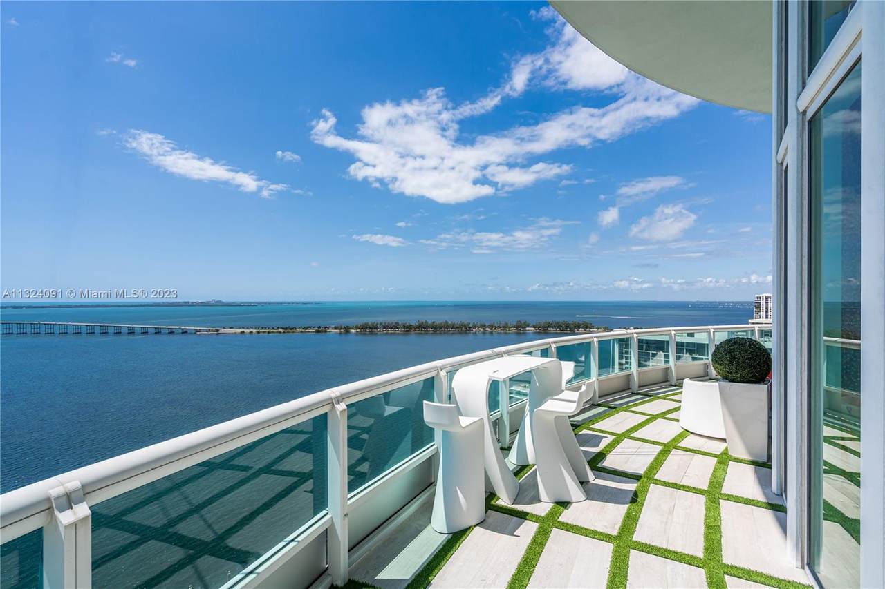 1643 Brickell Ave - Photo 1