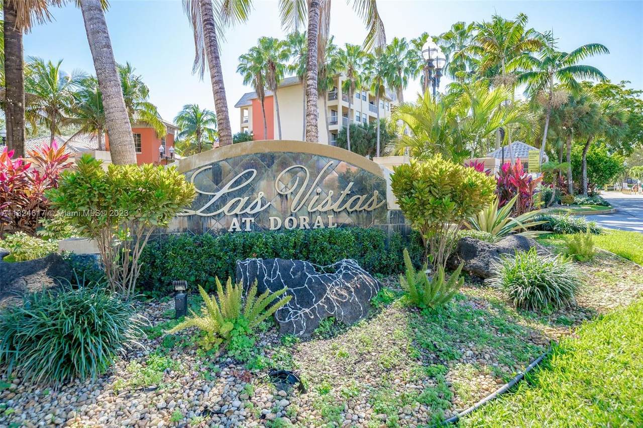 8290 Lake Dr - Photo 1