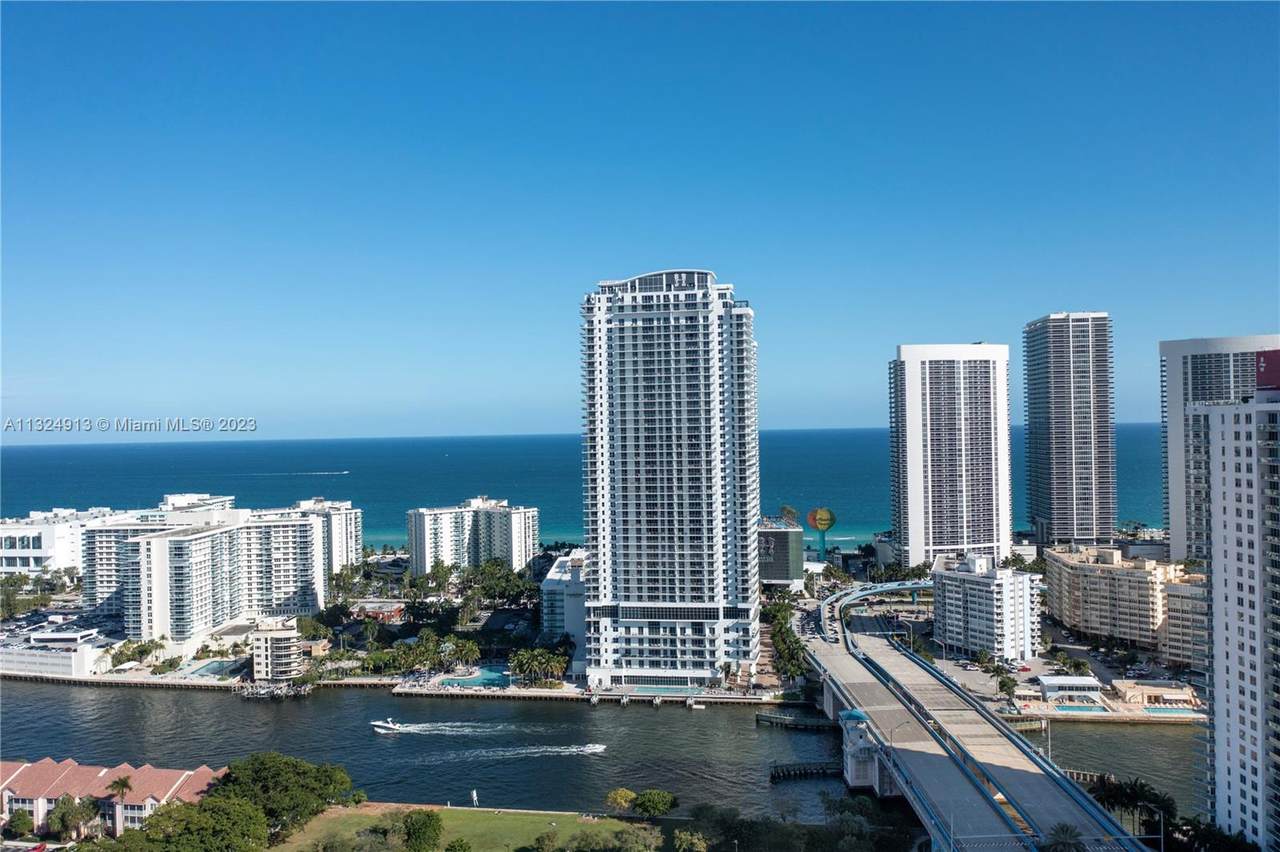 4010 Ocean Dr - Photo 1