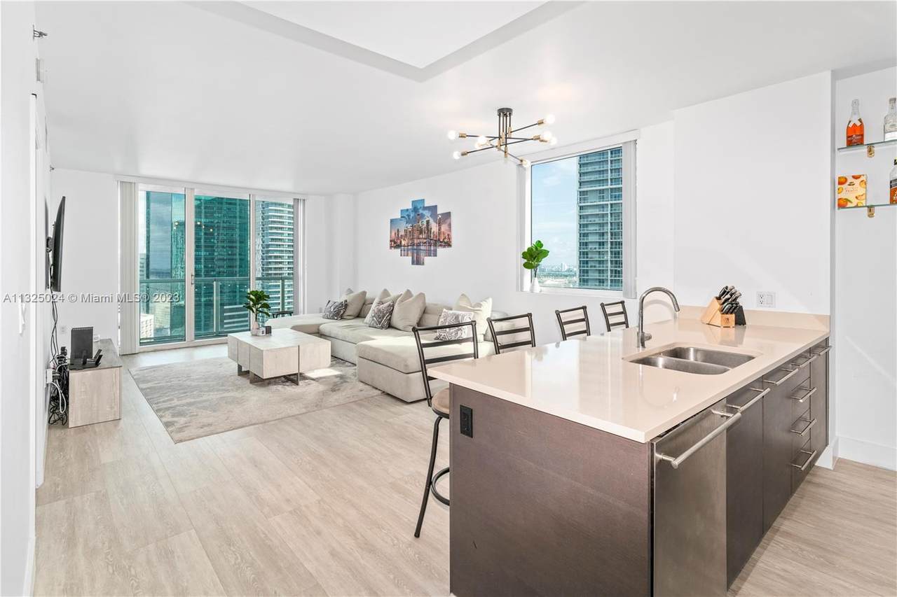 55 6th St - Photo 1