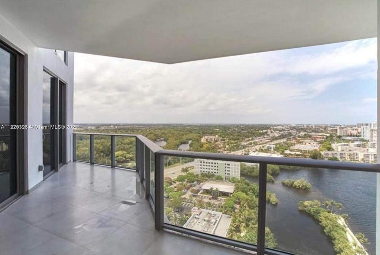 17301 Biscayne - Photo 1