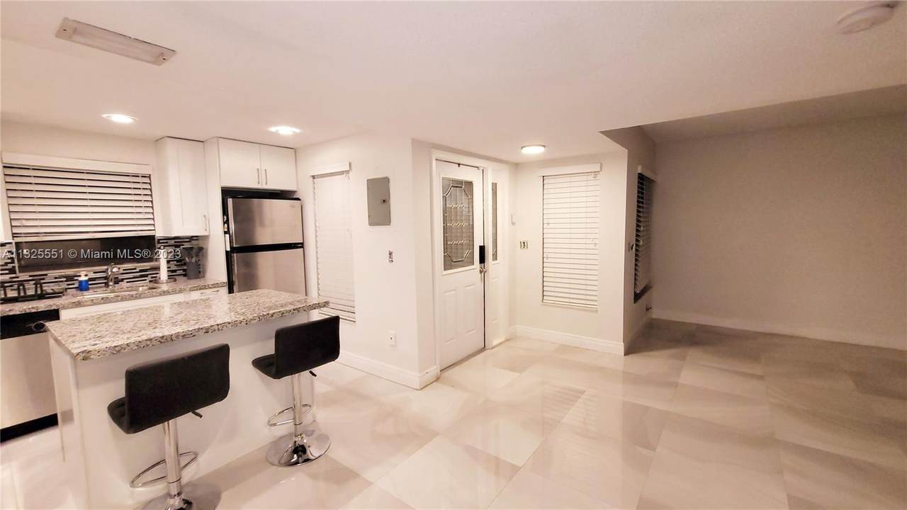 6211 138th Ct - Photo 1