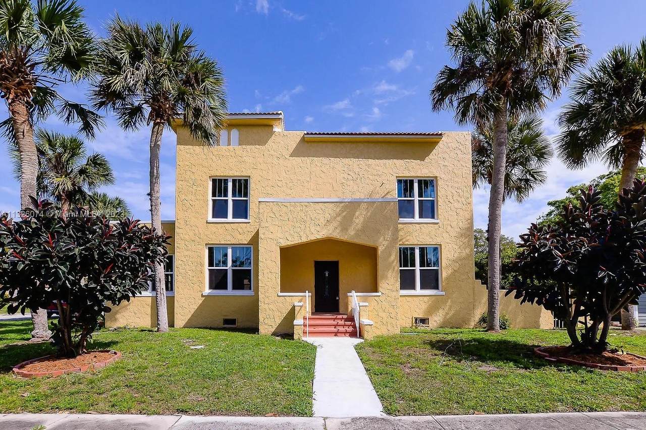 604 Beach Ct - Photo 1