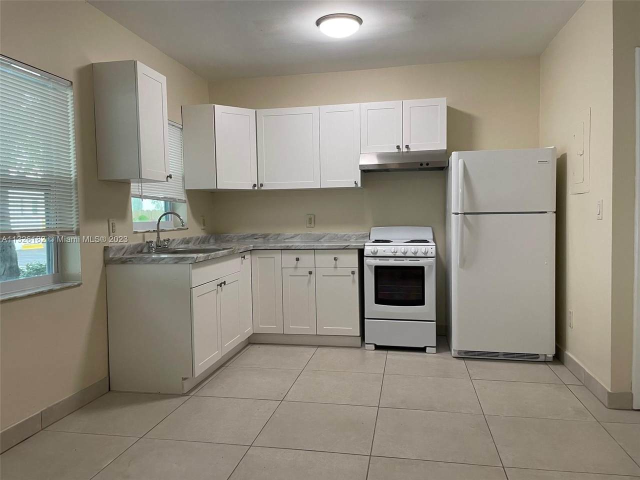 1720 Pierce St - Photo 1