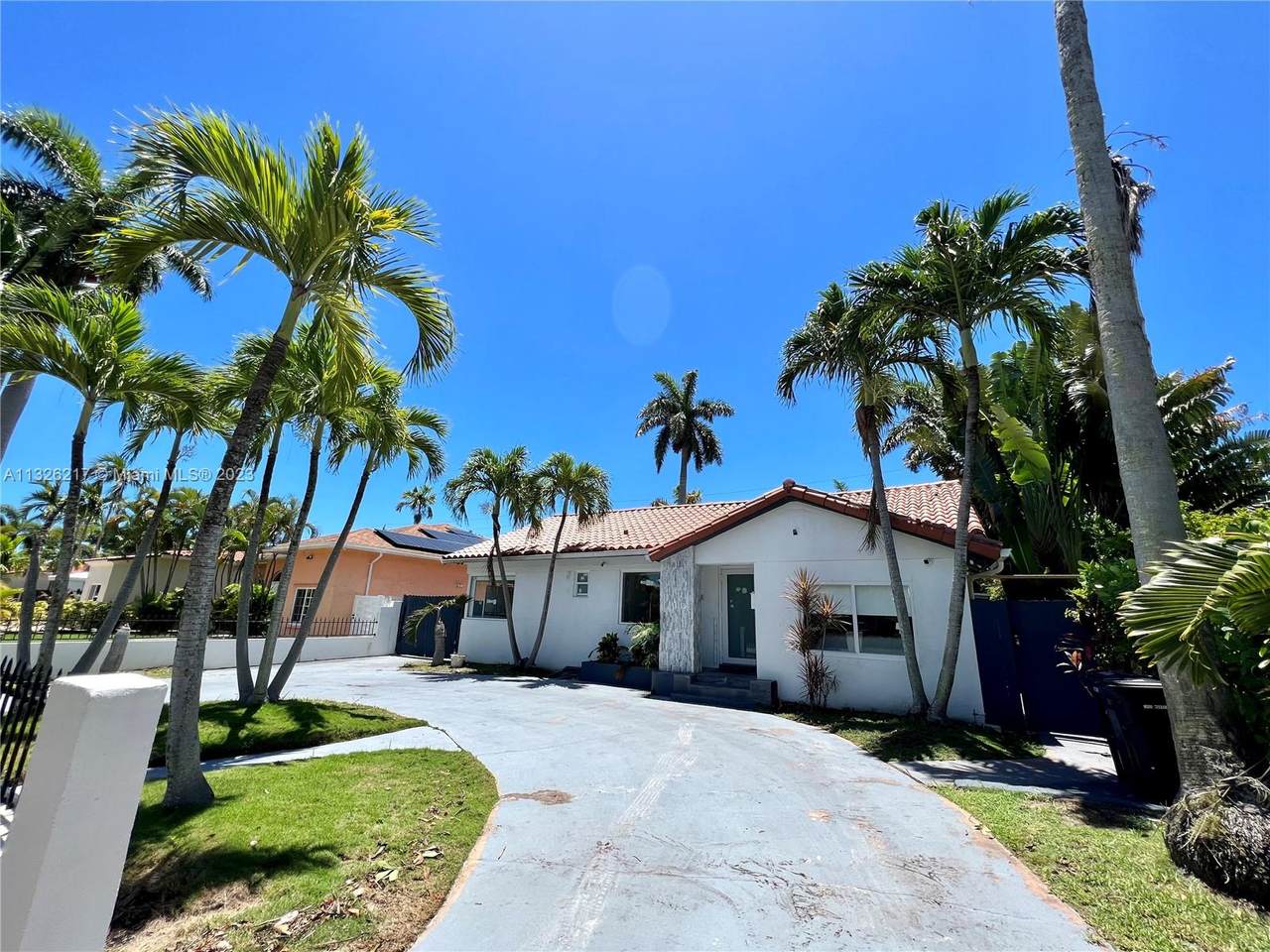 1460 Marseille Dr - Photo 1
