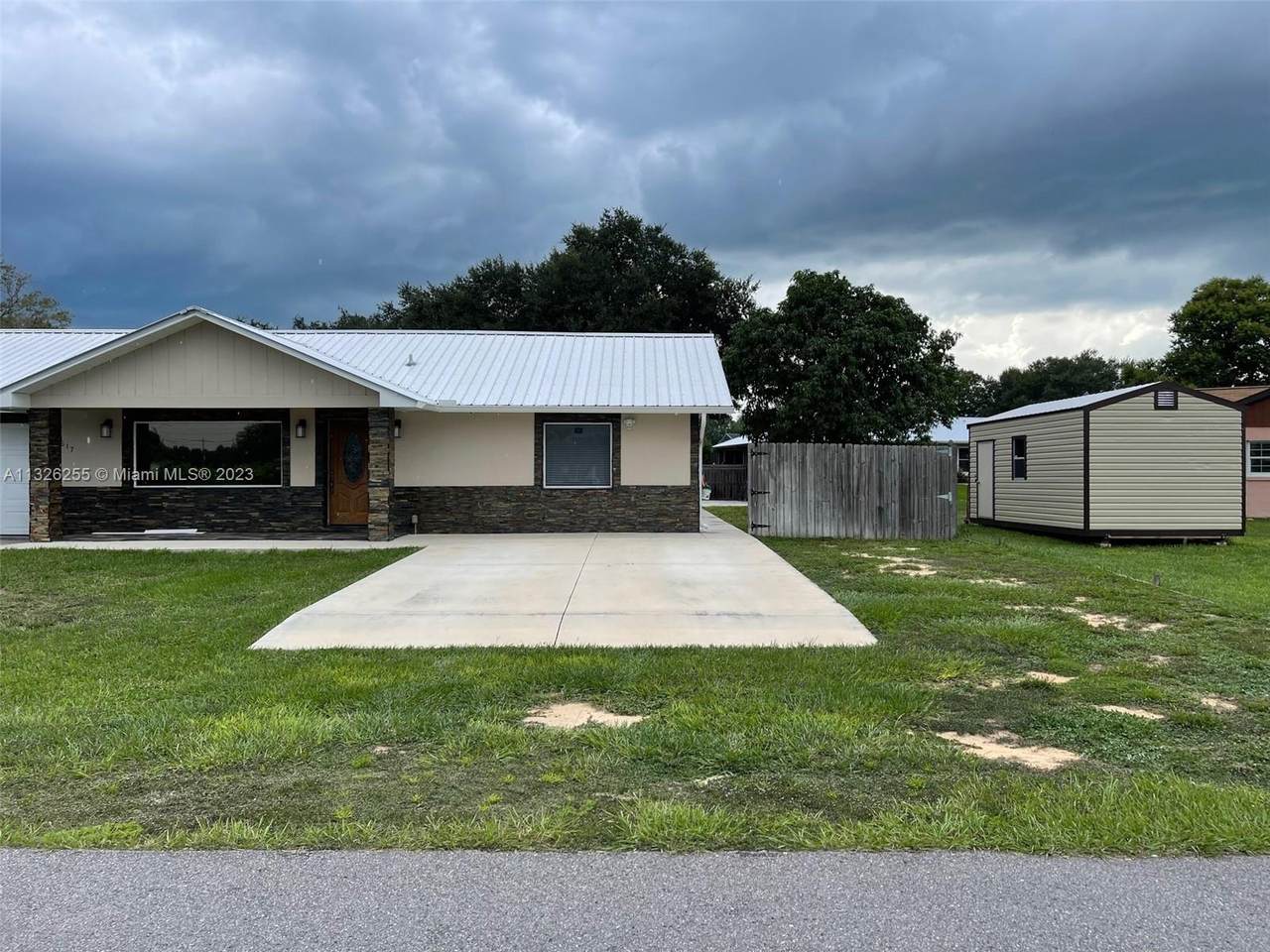 4617 Navarre Ave - Photo 1