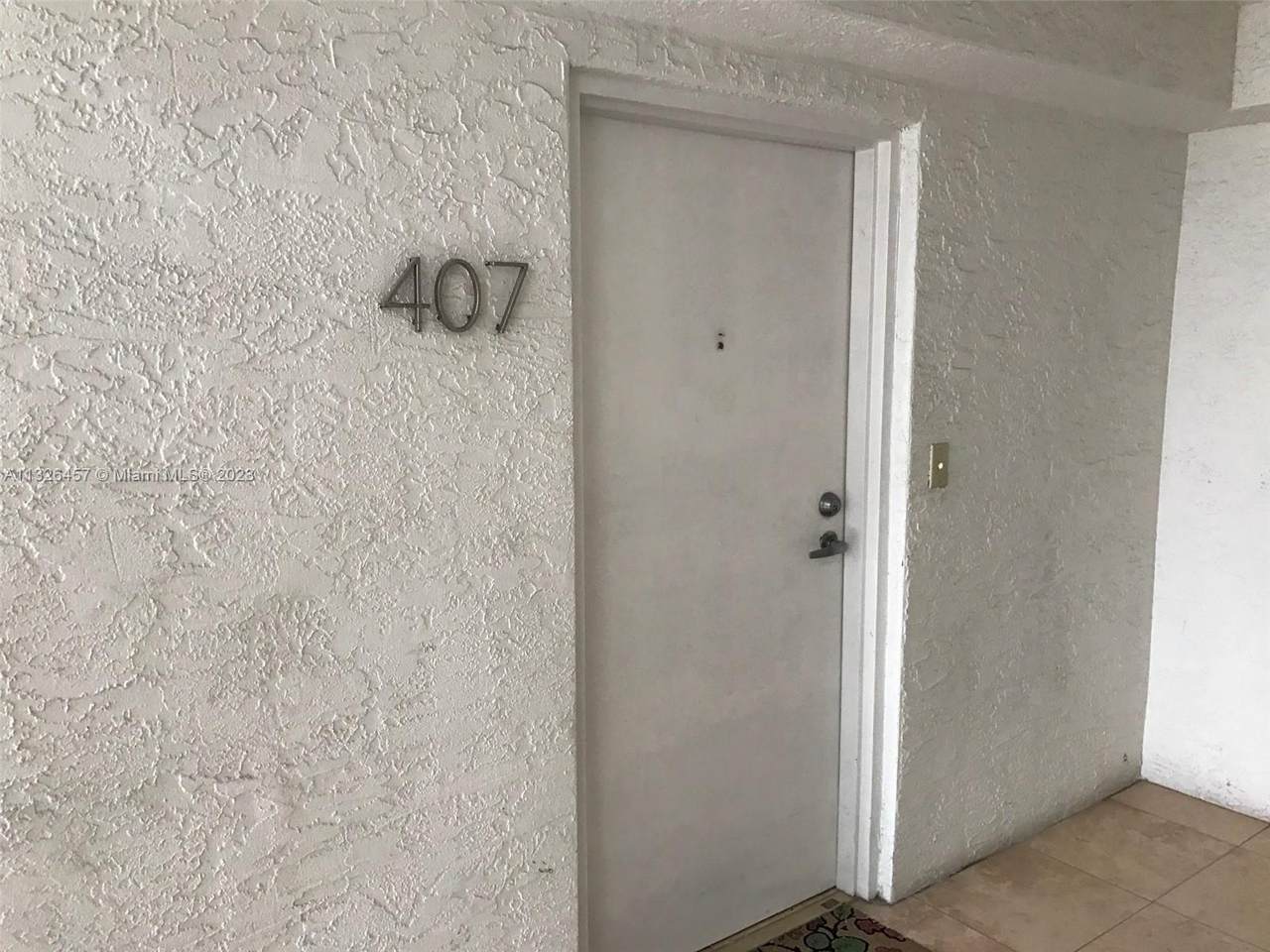 1701 Sunset Harbor Dr - Photo 1