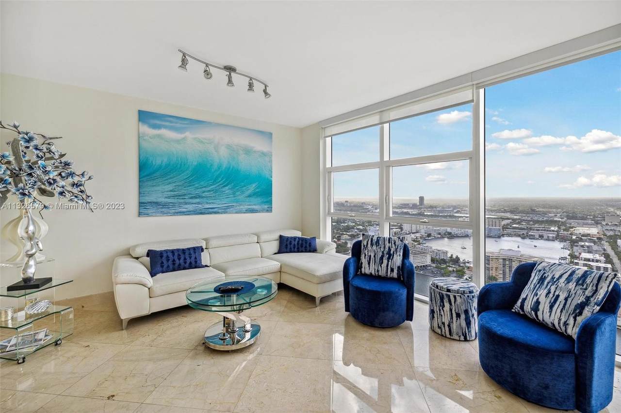 1830 Ocean Dr - Photo 1