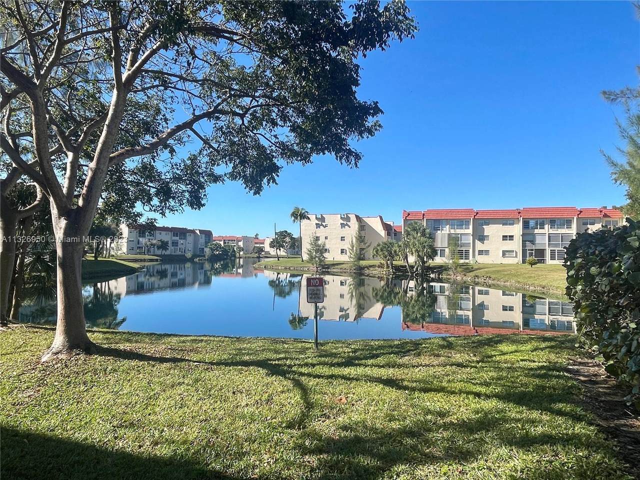 3091 Sunrise Lakes Dr - Photo 1