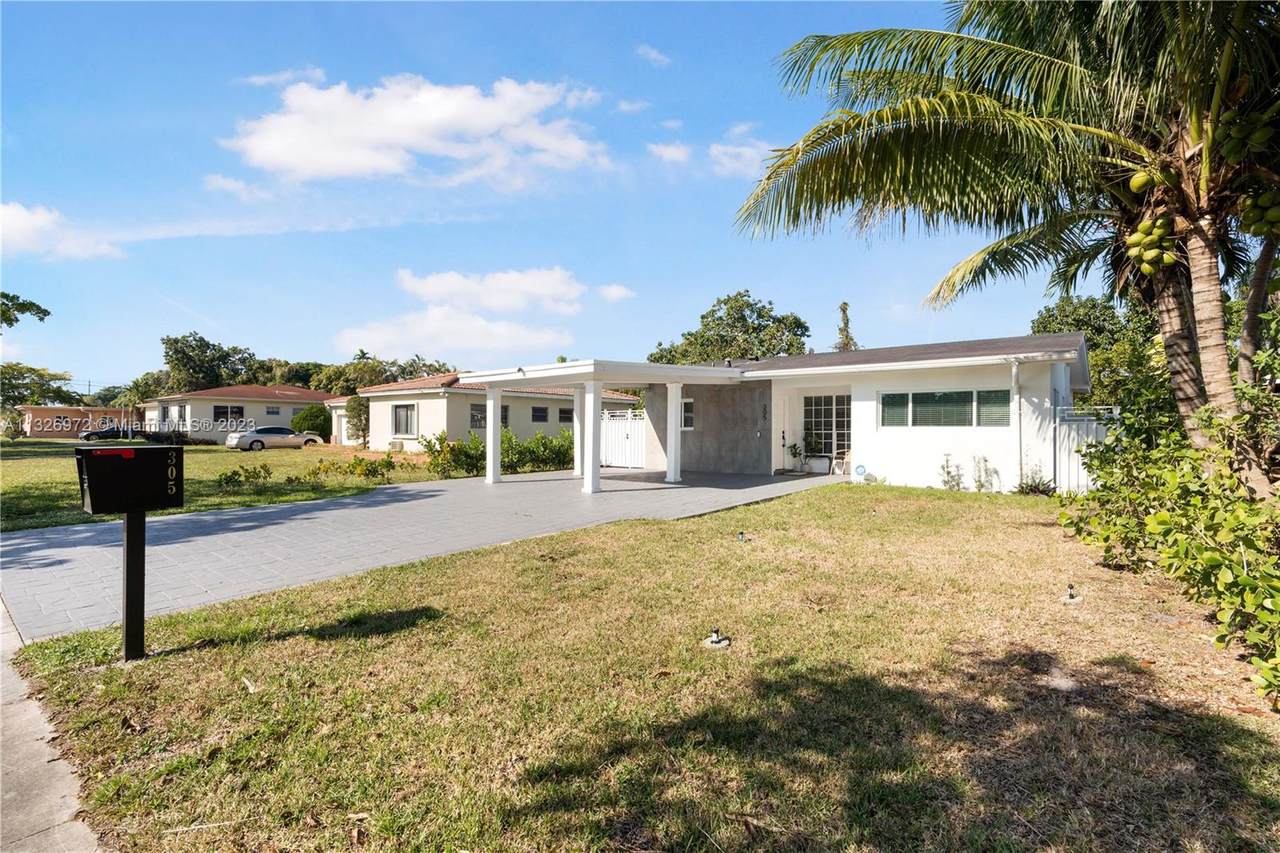 305 122nd St - Photo 1