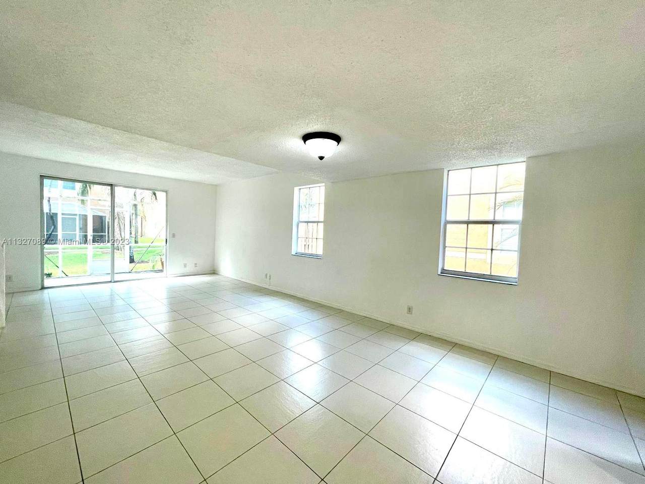 1413 Veracruz Ln - Photo 1