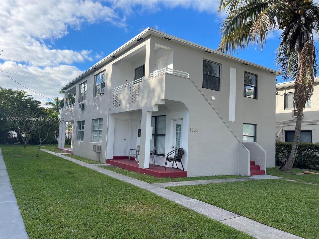 1800 Normandy Dr - Photo 1