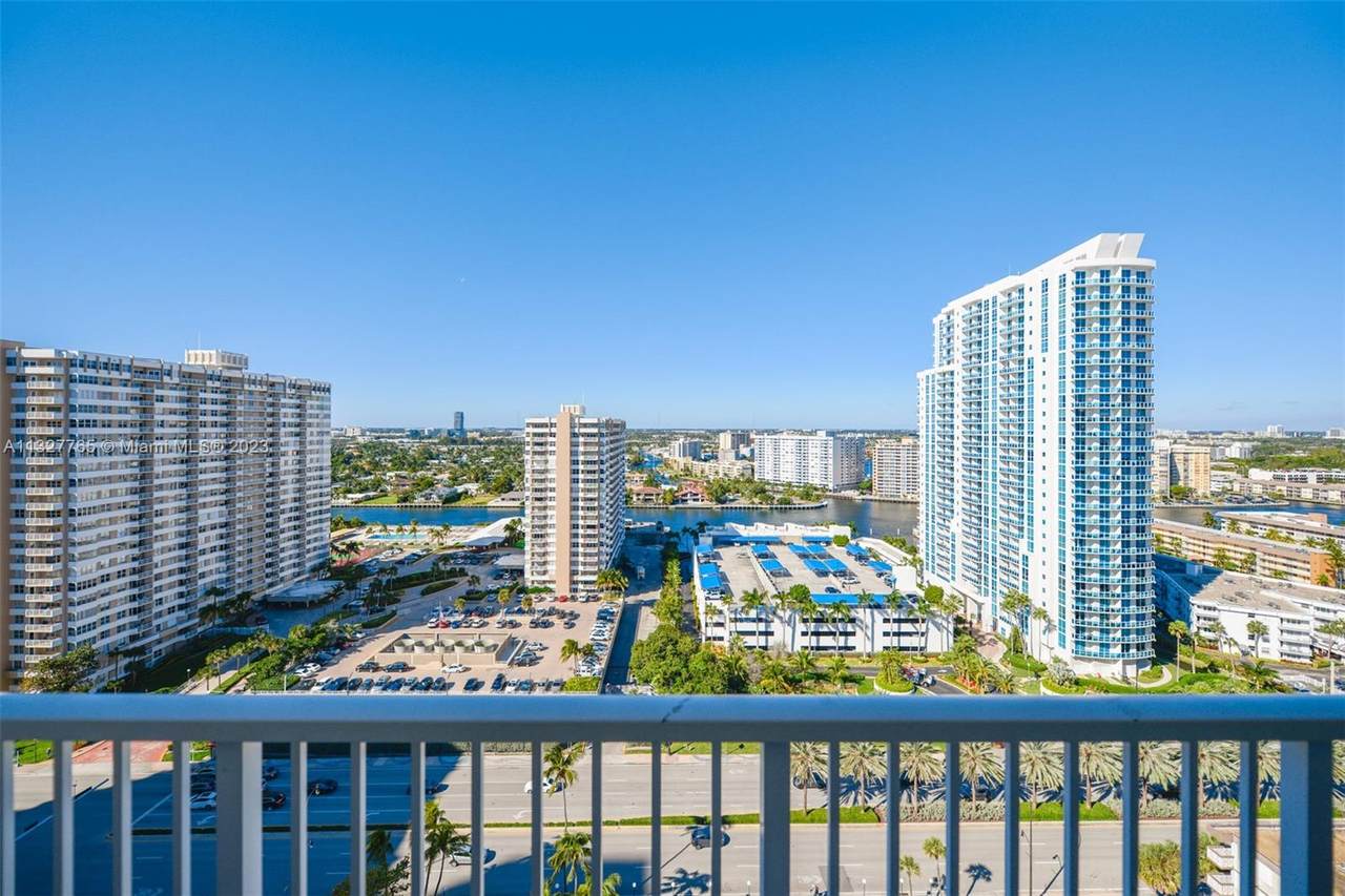 1950 Ocean Dr - Photo 1