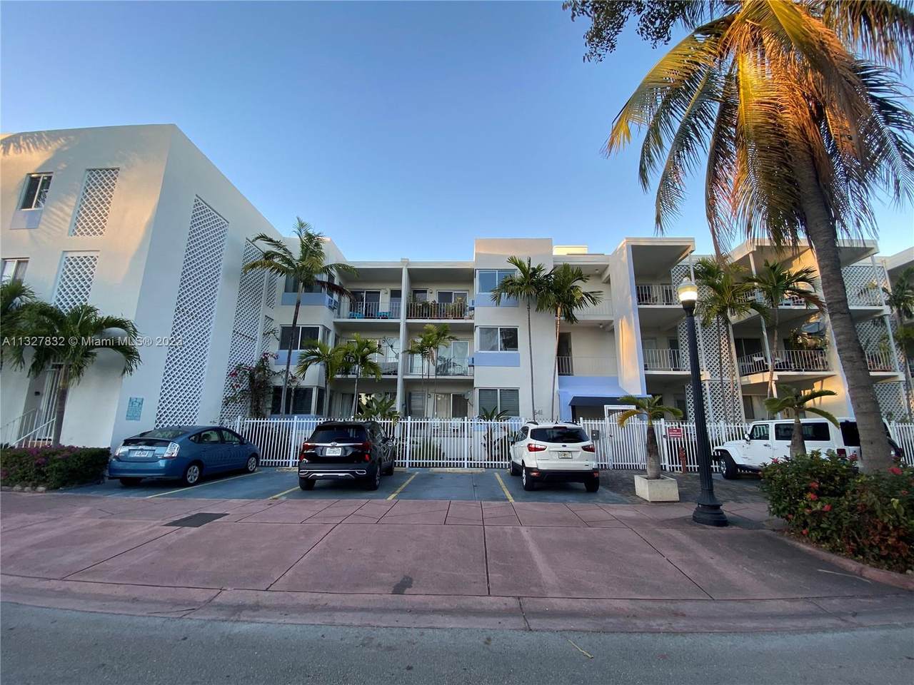 641 Espanola Way - Photo 1