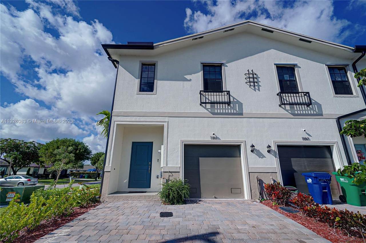 1186 6th Ct - Photo 1