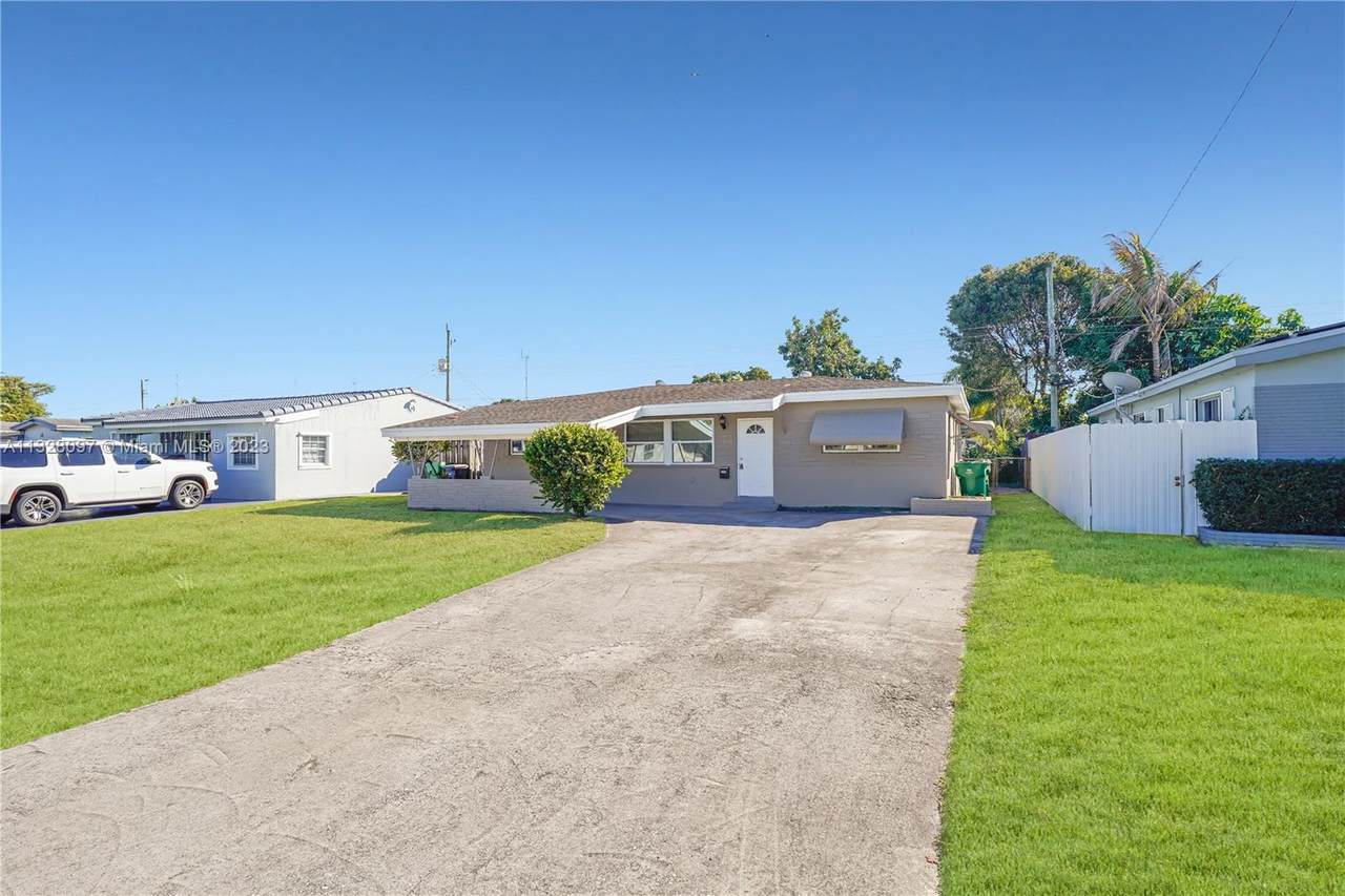 7530 Indigo St - Photo 1