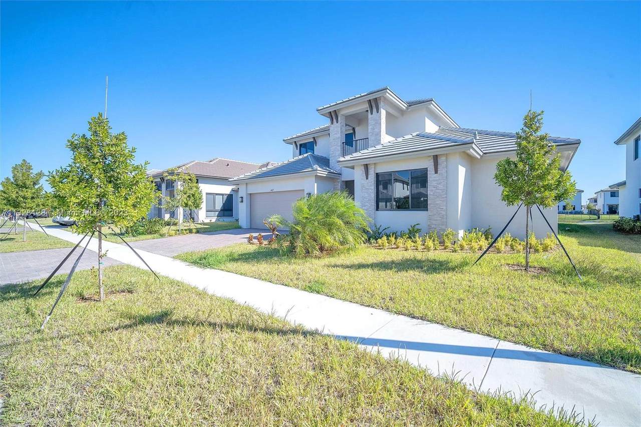 4407 178th Ave - Photo 1