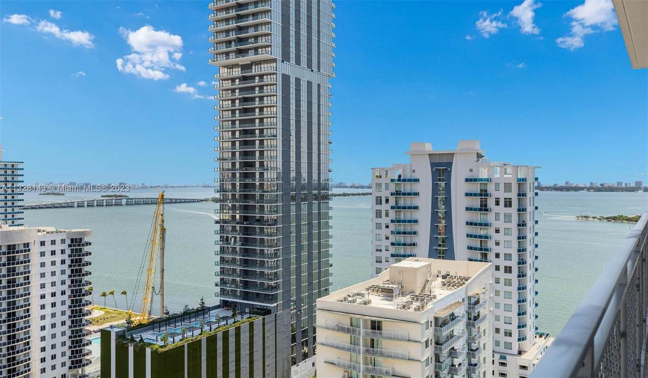 2150 Bayshore Dr - Photo 1