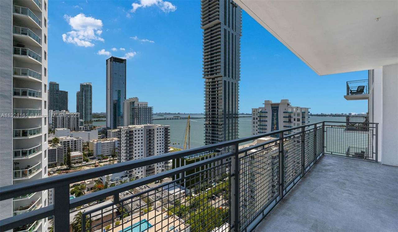 2150 Bayshore Dr - Photo 1