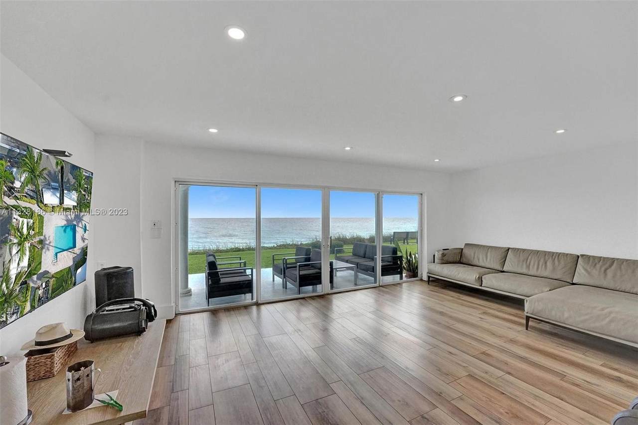 1194 Hillsboro Mile - Photo 1