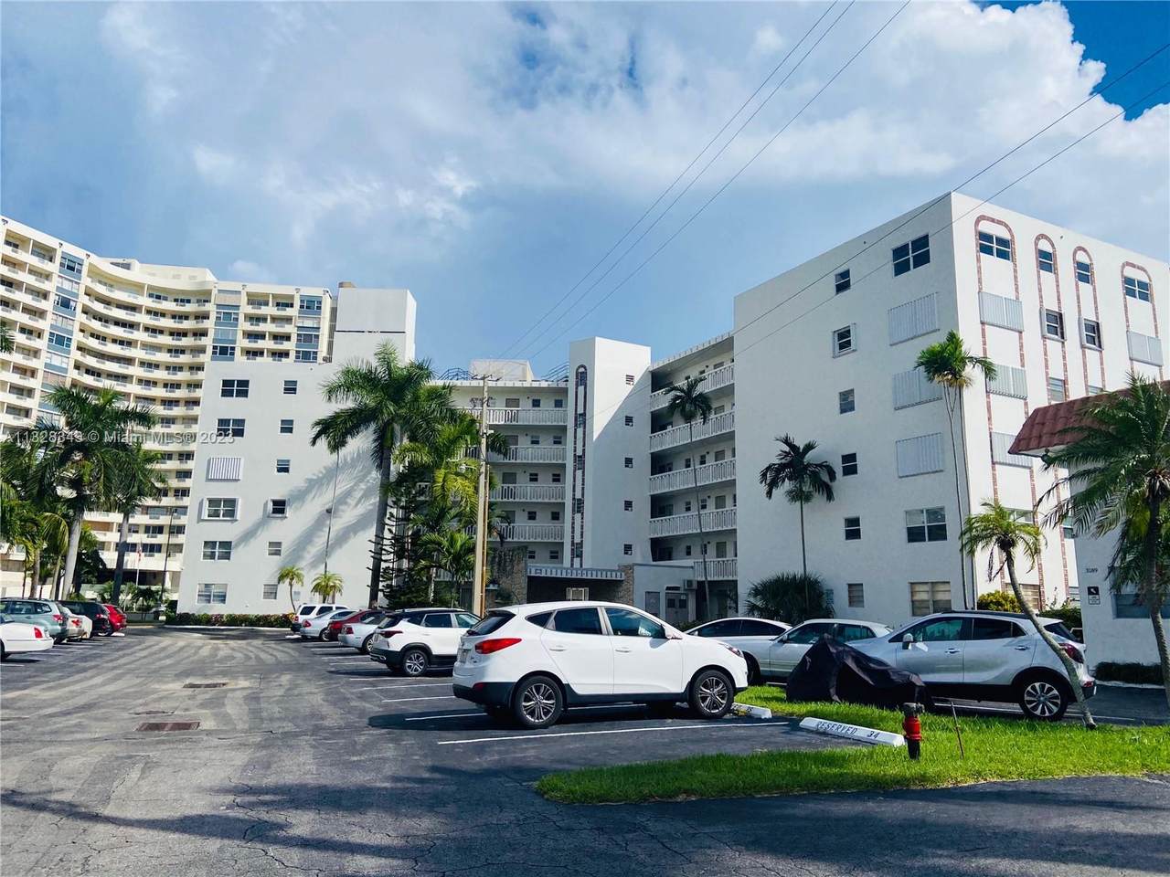 3199 Ocean Dr - Photo 1