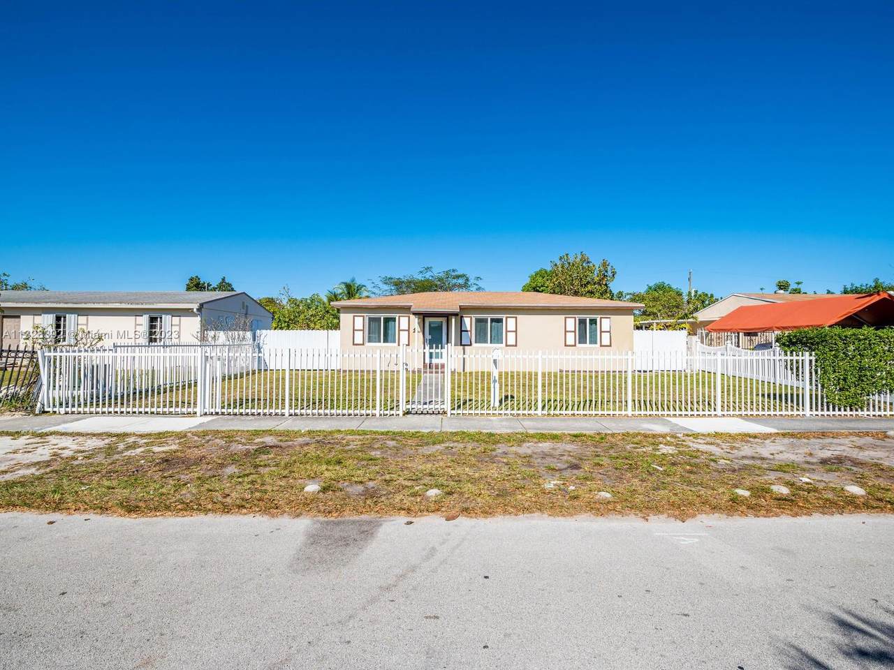 1265 142nd St - Photo 1