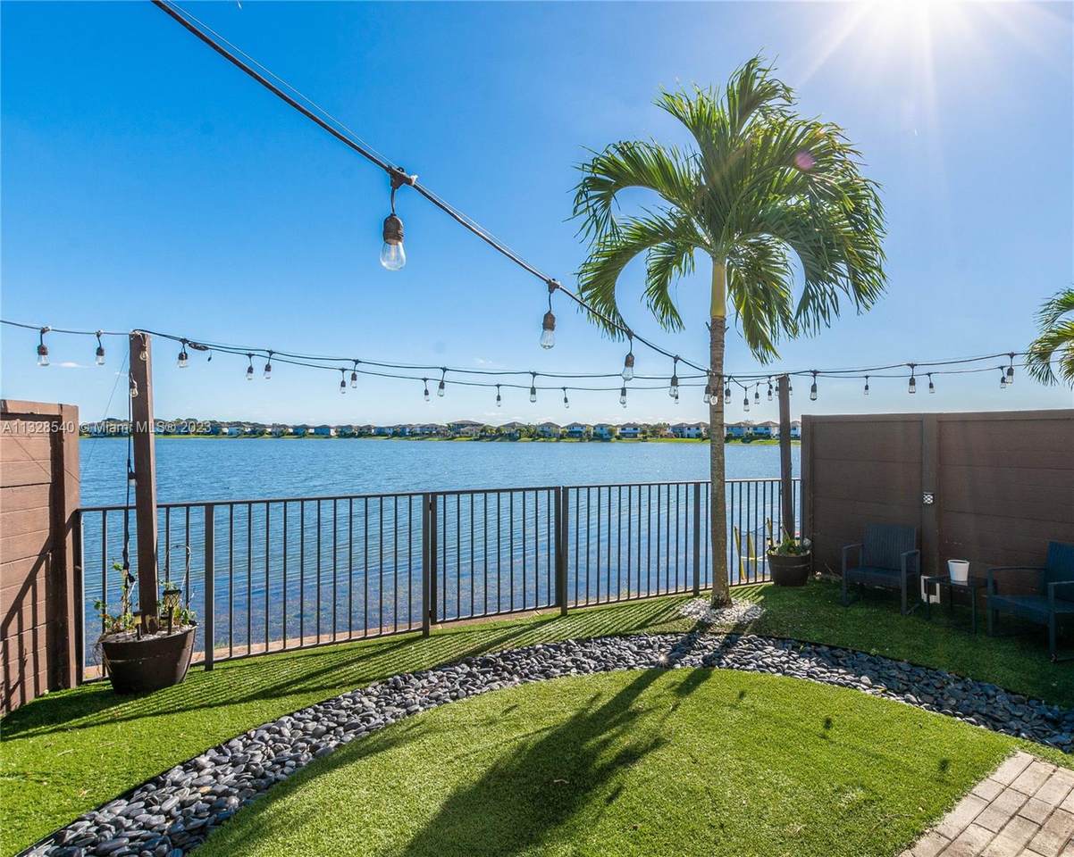 15781 91st Ct - Photo 1