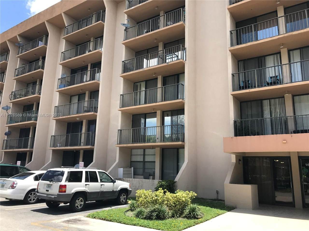 16751 9th Ave - Photo 1