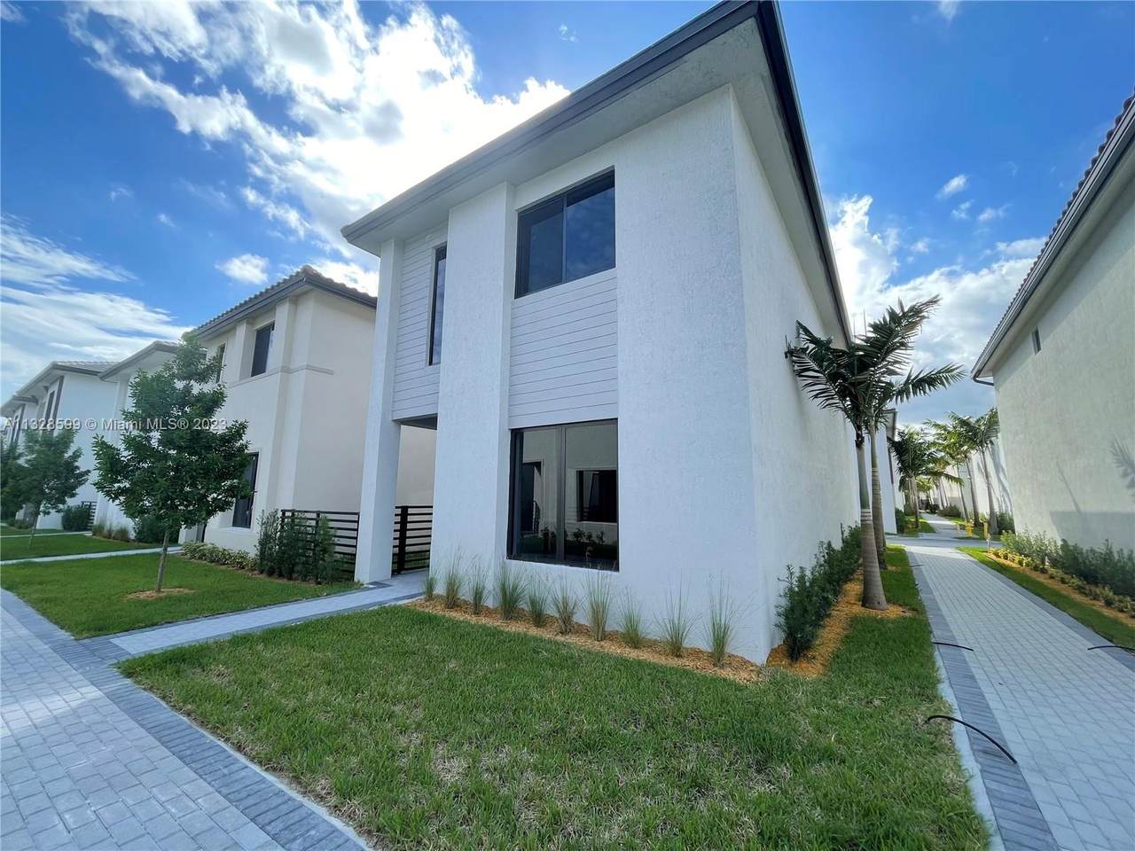 4395 80th Ct - Photo 1