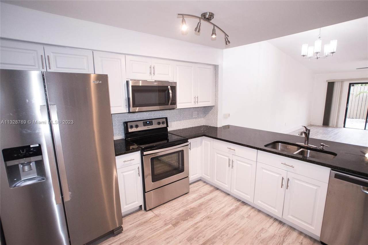 11553 90th St - Photo 1