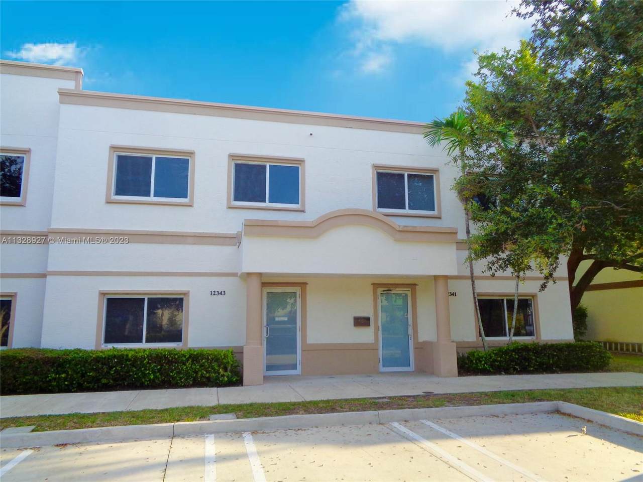 12341 35th St - Photo 1