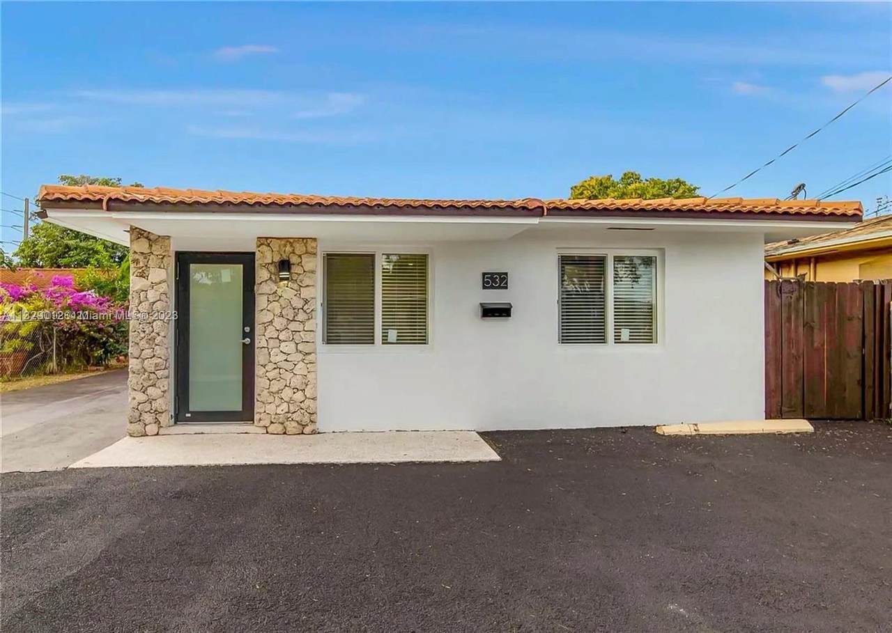 532 43rd Ct - Photo 1