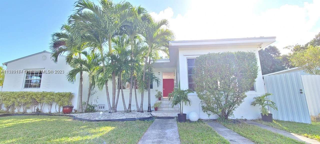 340 151st St - Photo 1