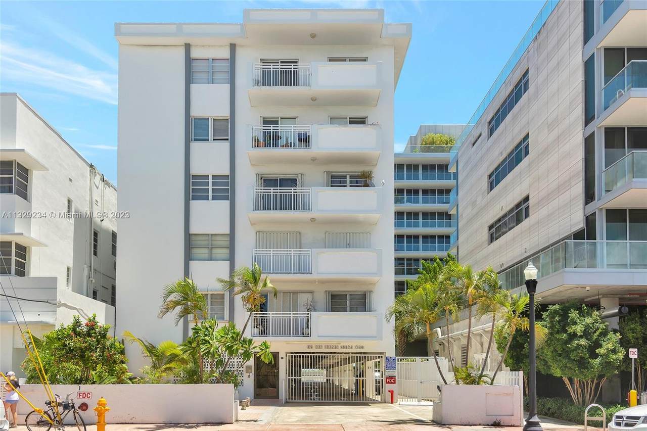 325 Ocean Dr - Photo 1