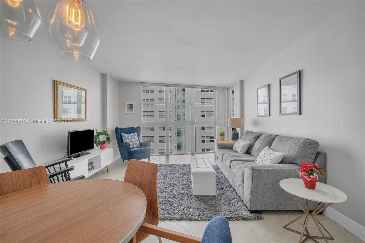 1228 West Ave - Photo 1