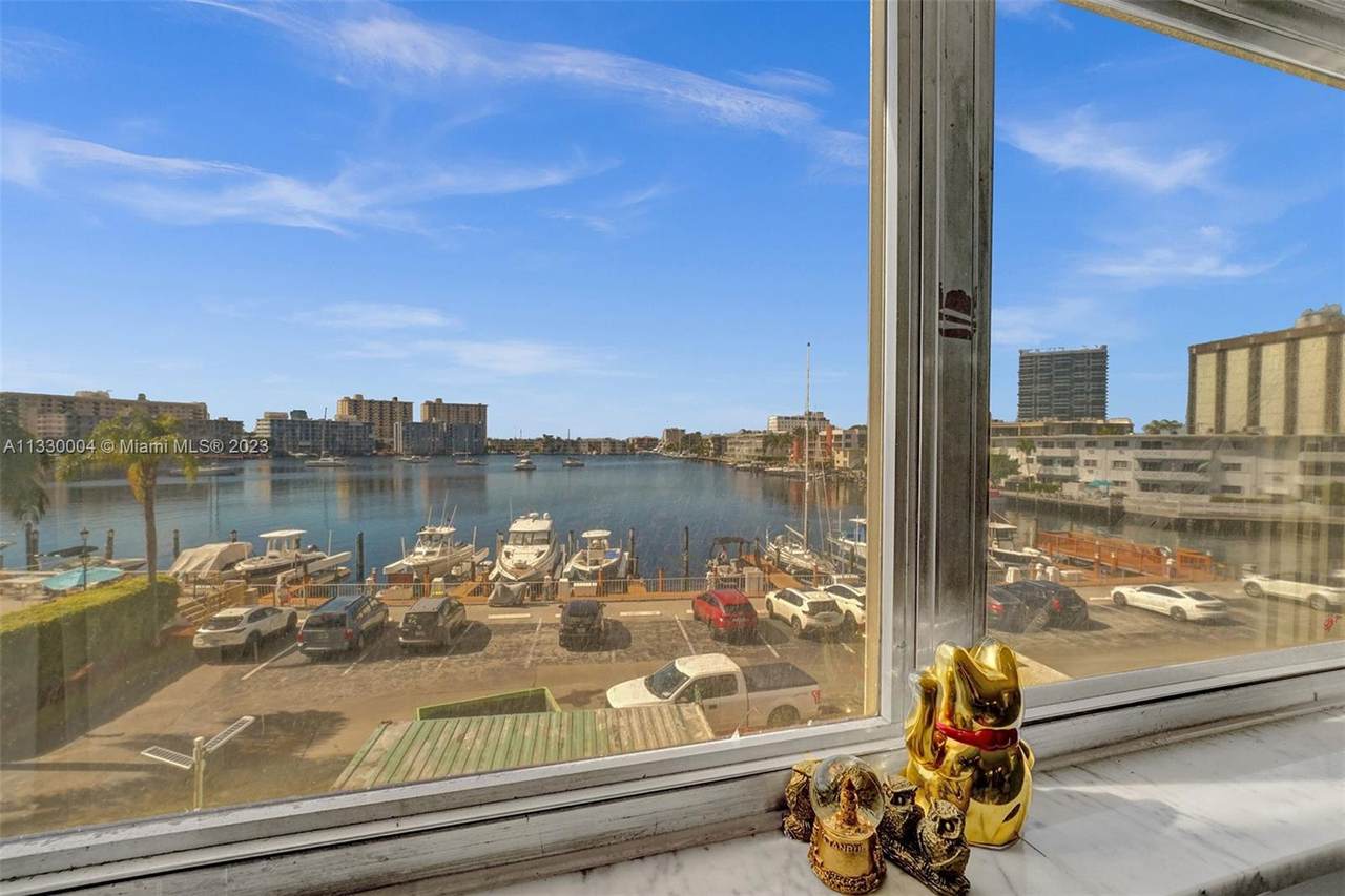 100 Golden Isles Dr - Photo 1