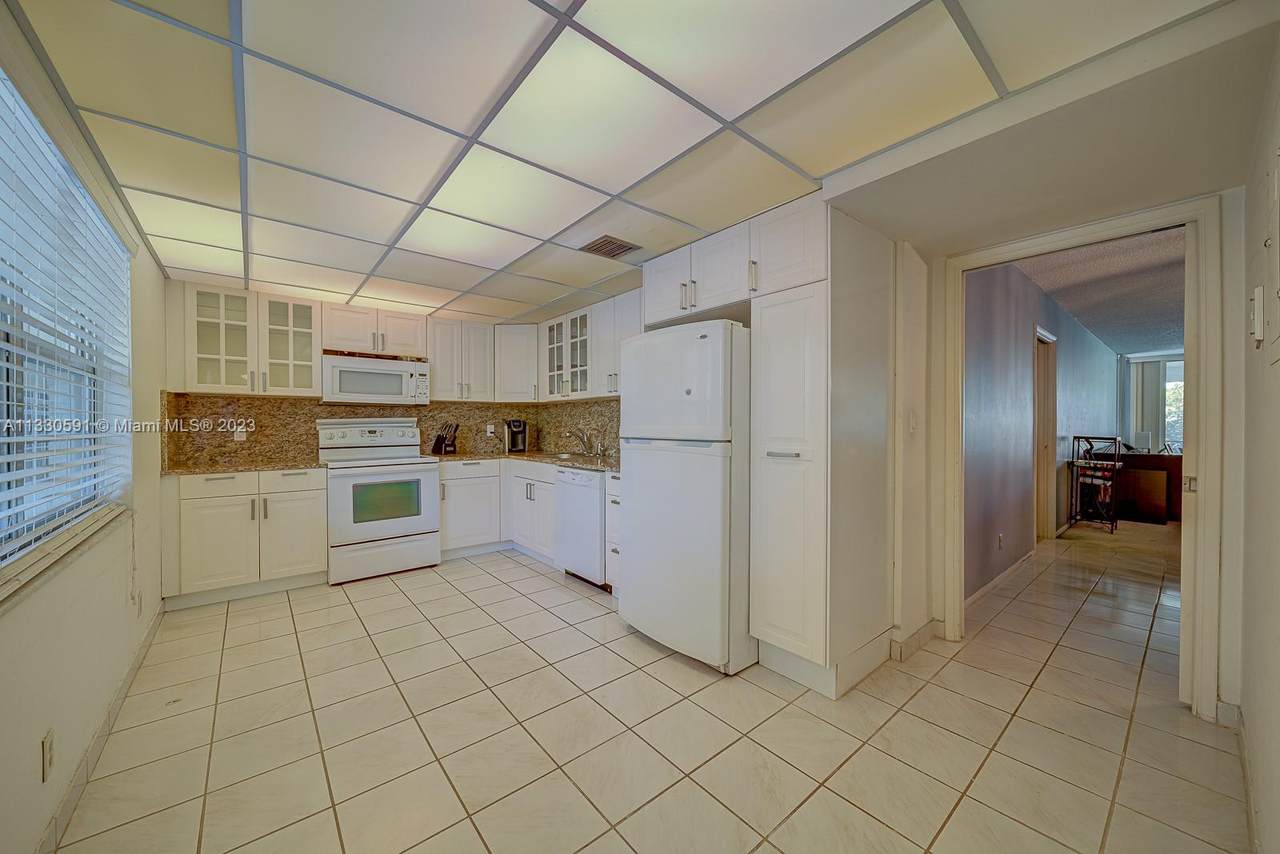 823 Cypress Blvd - Photo 1