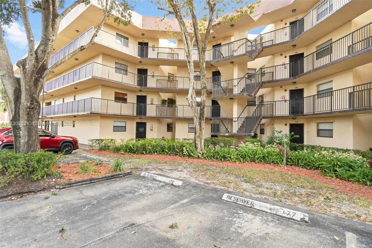 6555 Broward Blvd - Photo 1