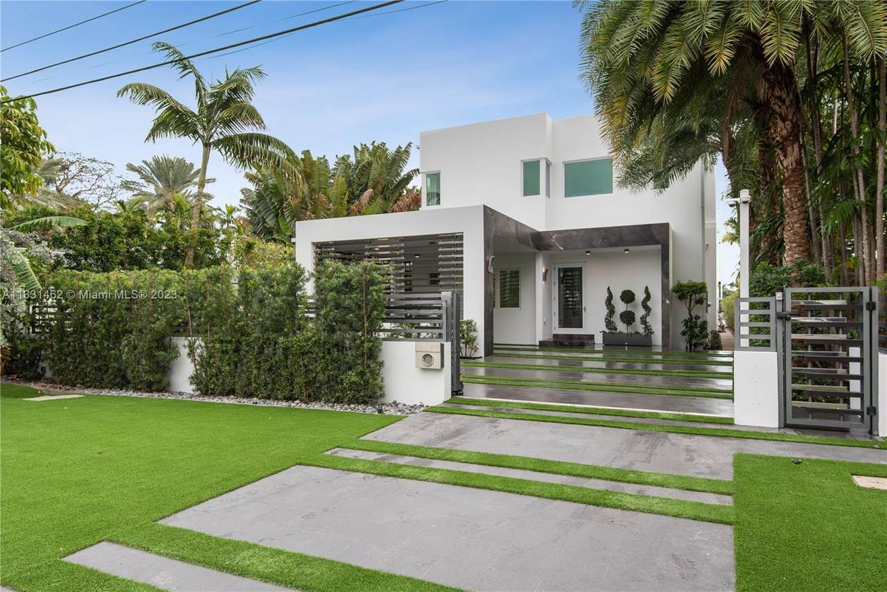 1510 Bay Dr - Photo 1