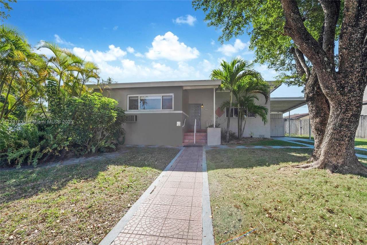 8400 27th Ln - Photo 1